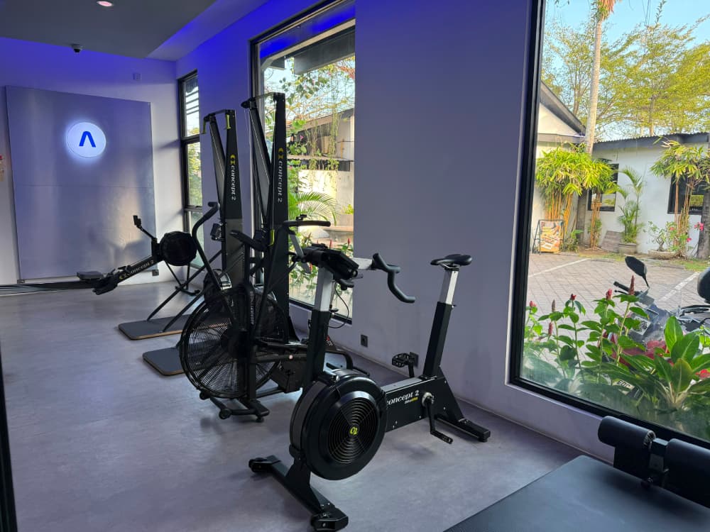 SkiErg and Concept 2 cardio machines at Avenue Fitness.